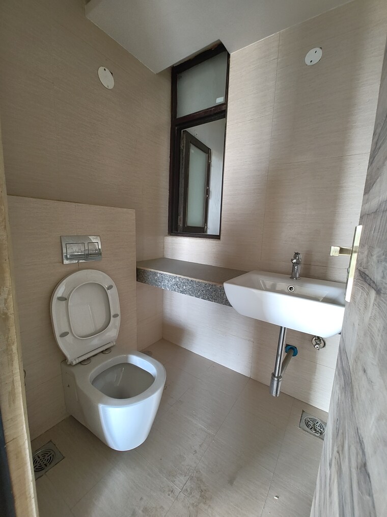 Bathroom, beverly-golf-avenue 3.5 Bedroom 2072 Sq.Ft. Apartment In Mohali Sector 65 Chandigarh 8389911