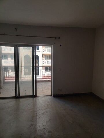 Room in 4 BHK Villa at DLF New Town Heights III, Sector 91 – for Rent