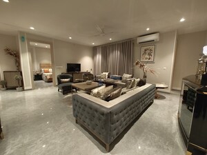 Master Bedroom in 3.5 BHK Apartment at Beverly Golf Avenue, Mohali Sector 65 – for Sale