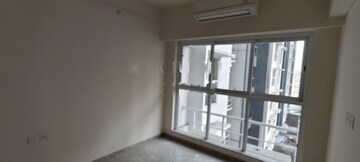 Room in 1 BHK Apartment at LnT Veridian, Powai – for Rent