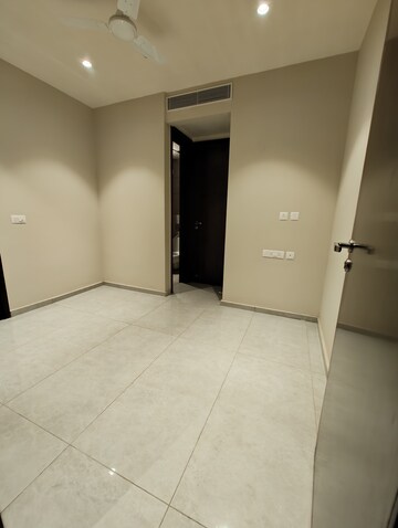 Room in 3.5 BHK Apartment at Beverly Golf Avenue, Mohali Sector 65 – for Sale