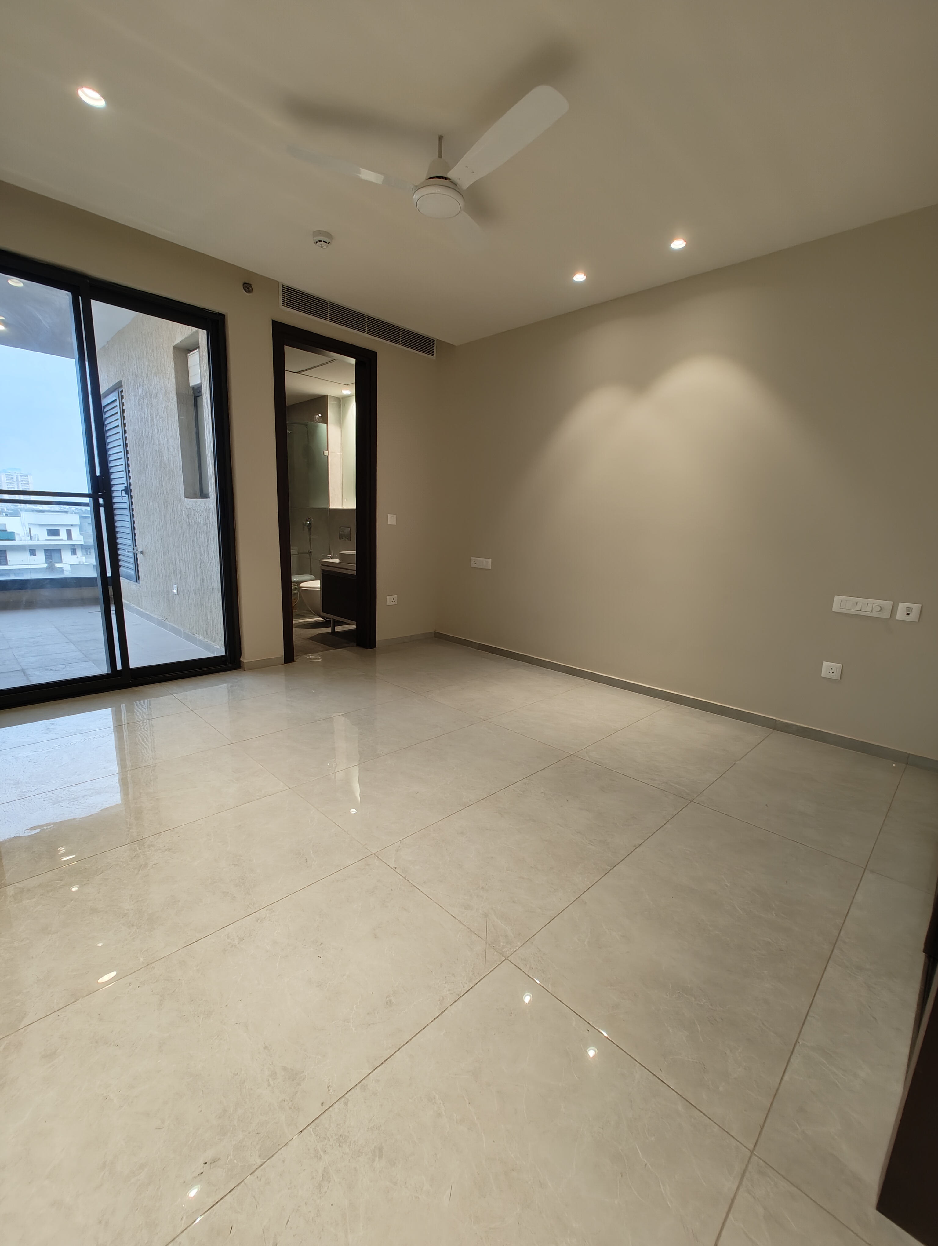 3.5 BHK + Servant Room 2672 Sq.Ft. Apartment in Beverly Golf Avenue