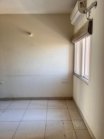 Room in 2 BHK Apartment at Prestige Song Of The South, Yelenahalli – for Rent