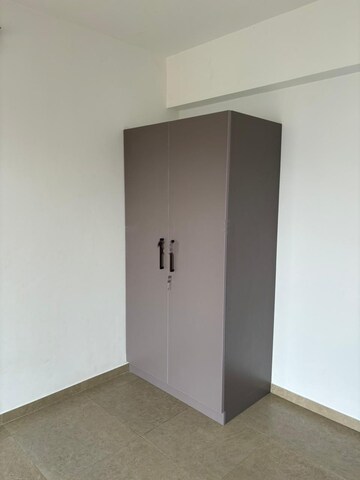 Room in 3 BHK Apartment at Kanakia Silicon Valley, Powai – for Rent