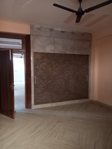 Room in 4 BHK Independent House at Shakti Khand iv – for Rent