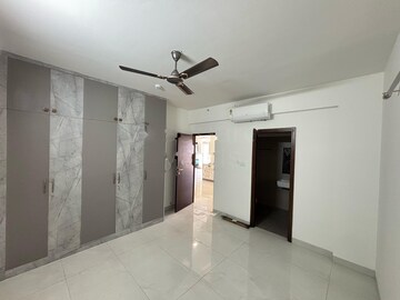 Room in 3 BHK Apartment at Poulomi Avante, Kokapet – for Rent