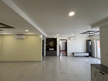 Room in 3 BHK Apartment at Poulomi Avante, Kokapet – for Rent