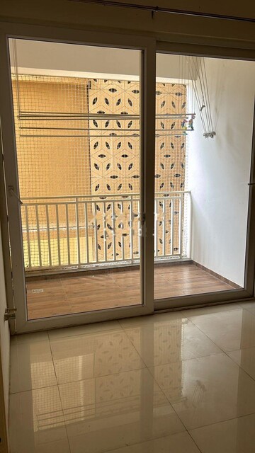 Room in 2 BHK Apartment at Mantri Celestia, Gachibowli – for Rent