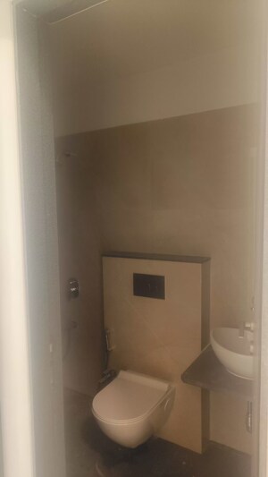 Room in 2.5 BHK Apartment at Modirealty Wisteria, Kandivali West – for Sale