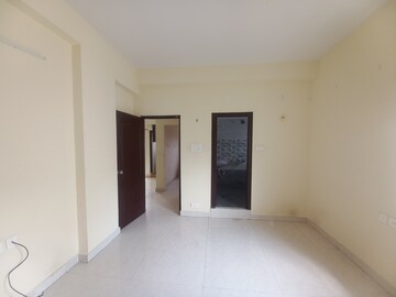 Room in 3 BHK Apartment at Kondapur – for Rent