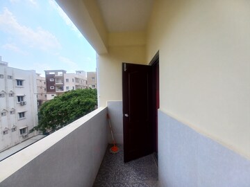 Room in 3 BHK Apartment at Kondapur – for Rent