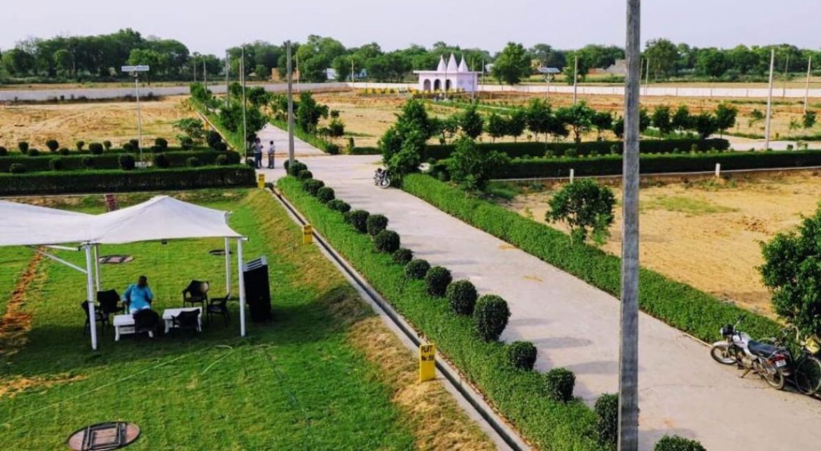 Plot For Sale in Harit City 