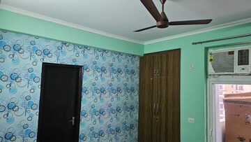 Furnished Amenities in 2 BHK Apartment at Amrapali Silicon City, Sector 76 – for Rent