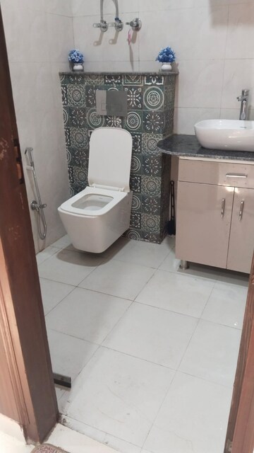 Bathroom in 1 BHK Builder Floor at Mayur Vihar Phase 1 – for Rent