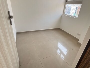 Room in 2.5 BHK Apartment at Galaxy Vega, Tech Zone 4 Greater Noida – for Sale