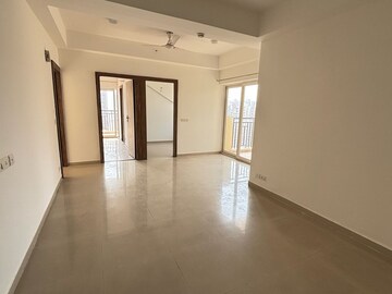 Room in 2.5 BHK Apartment at Galaxy Vega, Tech Zone 4 Greater Noida – for Sale
