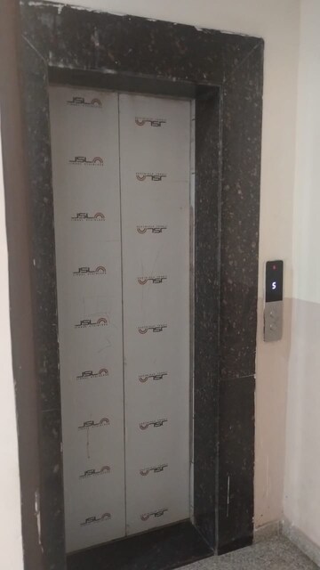 Furnished Amenities in 2 BHK Apartment at Dheeraj Valley, Goregaon East – for Rent