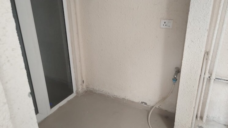 Bathroom, dheeraj-valley 2 Bedroom 750 Sq.Ft. Apartment In Goregaon East Mumbai 8390580