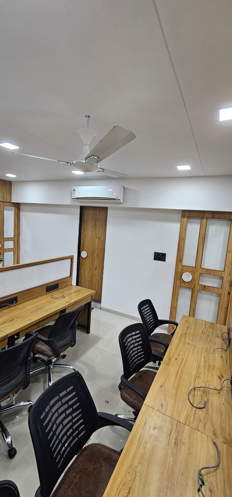 Team Area, dev-atelier Commercial Office Space 887 Sq.Ft. In Prahlad Nagar Ahmedabad 8390466