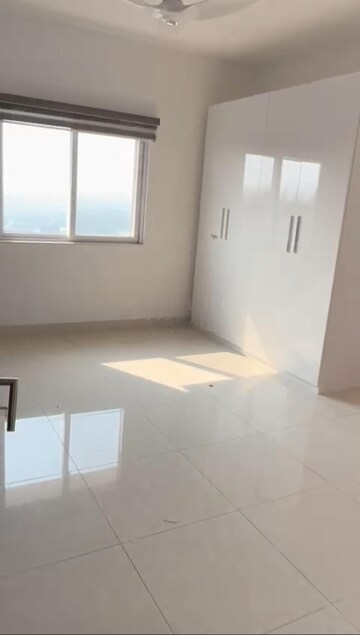 Room in 3.5 BHK Apartment at Prestige High Fields, Gachibowli – for Rent