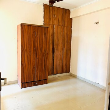 Room in 2 BHK Apartment at Supertech Ecovillage I, Sport City 1 – for Rent