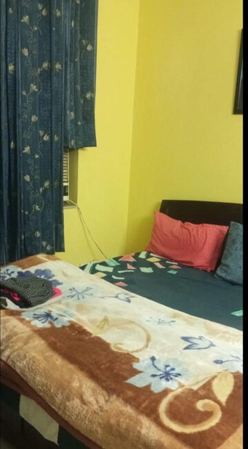 Bedroom in 2 BHK Builder Floor at Sector 40 – for Rent