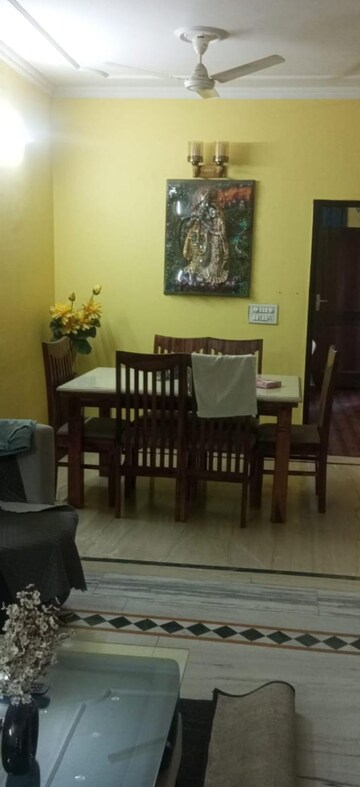 Living Room in 2 BHK Builder Floor at Sector 40 – for Rent
