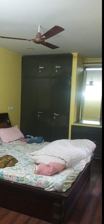 Bedroom in 2 BHK Builder Floor at Sector 40 – for Rent