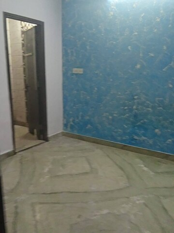 Room in 3 BHK Builder Floor at Govindpuri – for Rent
