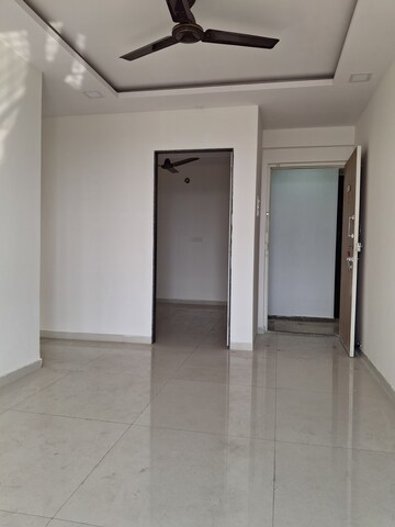 Room in 1.5 BHK Apartment at Vipul Mahavir Sapphire, Ghansoli – for Rent