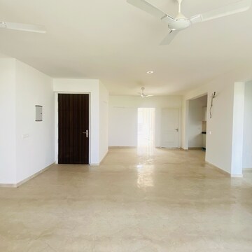 Room in 3 BHK Builder Floor at Omaxe New Chandigarh, Mullanpur – for Rent