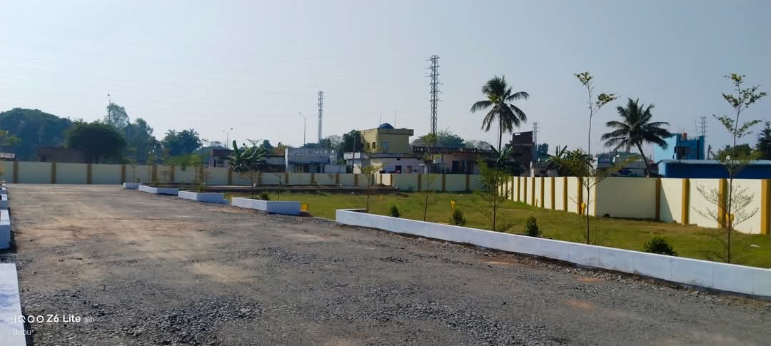 Plot For Sale in Select City Residency