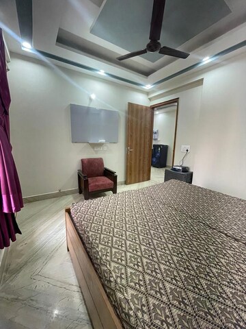 Bedroom in 2 BHK Builder Floor at Sector 43 – for Rent