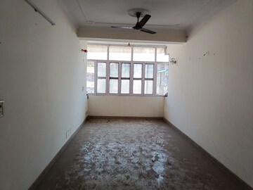Room in 3 BHK Apartment at Patparganj – for Sale