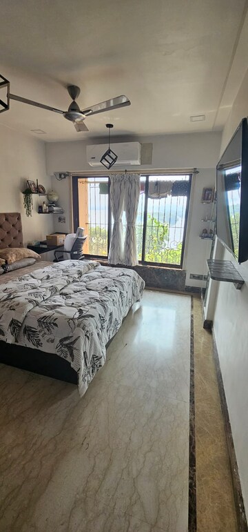 Bedroom in 2 BHK Apartment at Celestia Heights, Malad West – for Rent