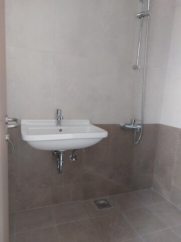 Bathroom in 2.5 BHK Apartment at Nanded Kalashree, State Bank Nagar – for Rent
