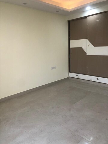 Room in 4 BHK Builder Floor at Sector 21c – for Sale