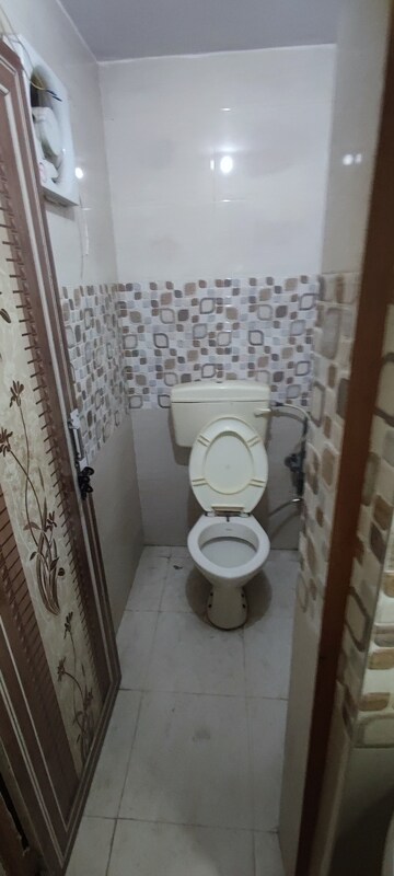 Bathroom in 2 BHK Independent House at Dilshad Garden – for Rent