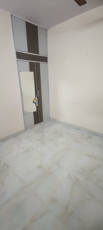 Room in 2 BHK Independent House at Dilshad Garden – for Rent