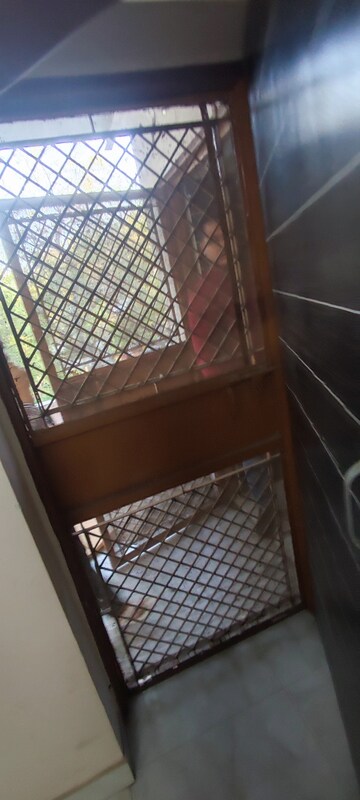 Balcony in 2 BHK Independent House at Dilshad Garden – for Rent