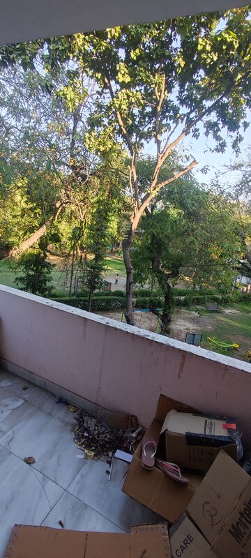 Balcony in 2 BHK Independent House at Dilshad Garden – for Rent