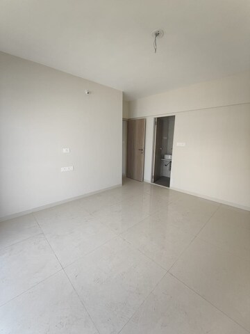 Room in 1 BHK Apartment at Sugee Atharva, Prabhadevi – for Rent