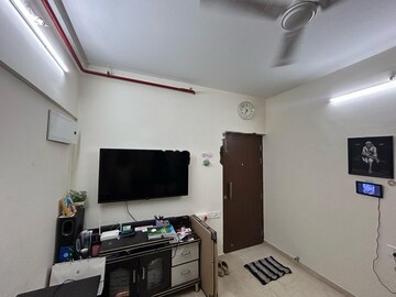 1 BHK Apartment For Rent in Omkar Signet, Malad East