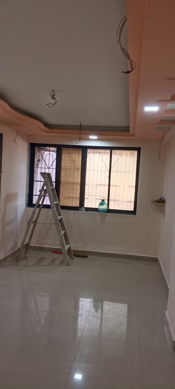Room in 1 BHK Apartment at Thane West – for Sale
