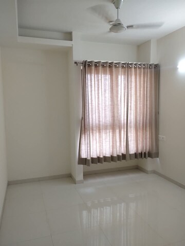Room in 2 BHK Apartment at Nyati Elysia, Kharadi – for Rent