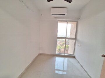 Room in 2.5 BHK Apartment at Lodha Codename Premier, Dombivli East – for Rent