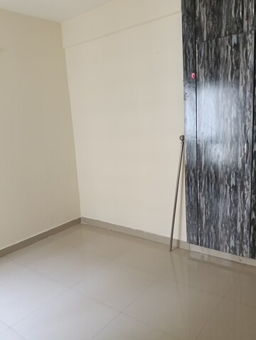 Room in 2 BHK Apartment at VVIP Addresses, Raj Nagar Extension – for Rent