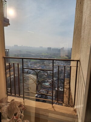 Room in 2 BHK Apartment at Signature The Millennia 2, Sector 37d – for Sale