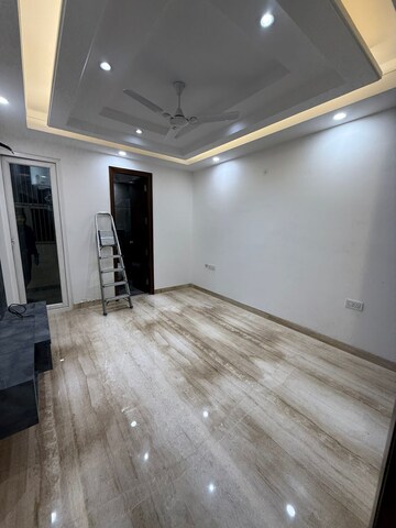 Room in 2 BHK Builder Floor at Subhash Nagar – for Rent