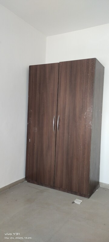 Furnished Amenities in 3 BHK Apartment at Mahagun Mywoods, Sector 16c Greater Noida – for Rent